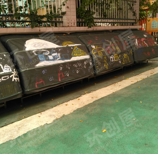 幼儿园户外运动器材的雨篷画图片