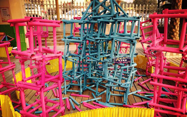 幼儿园户外建构钢管搭建图片