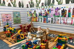 幼儿园建构区我搭建的跑跑镇图片3张