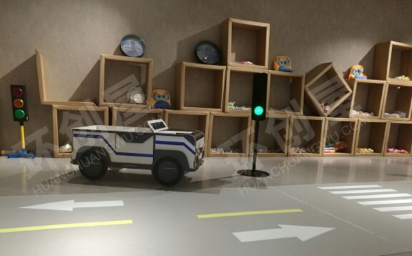 幼儿园建构区搭建安全教室图片