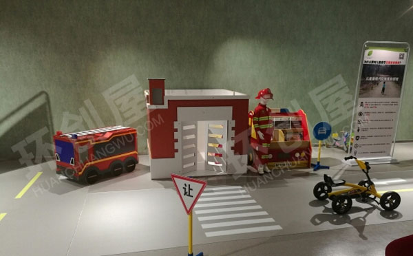 幼儿园建构区搭建安全教室图片