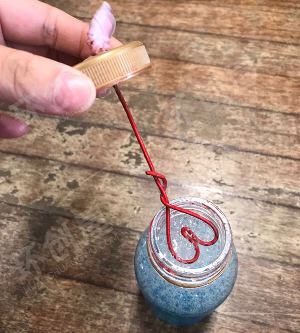 幼儿园科学区自制吹泡泡器图片