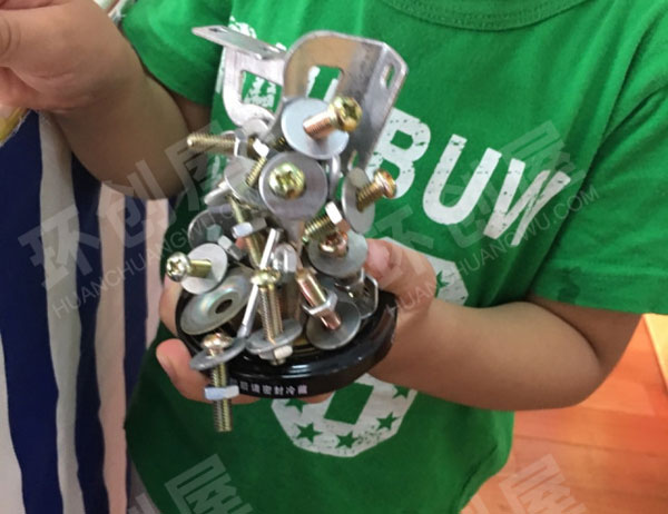 幼儿园科学区吸铁机器人图片