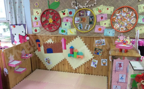 幼儿园角色区娃娃家游戏图片