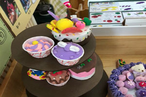 幼儿园角色区蛋糕店粘土制作图片5张