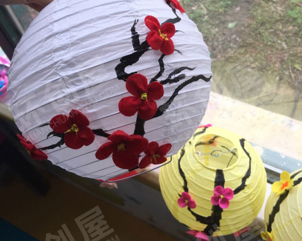 幼儿园手工灯笼不织布装饰花吊饰图片