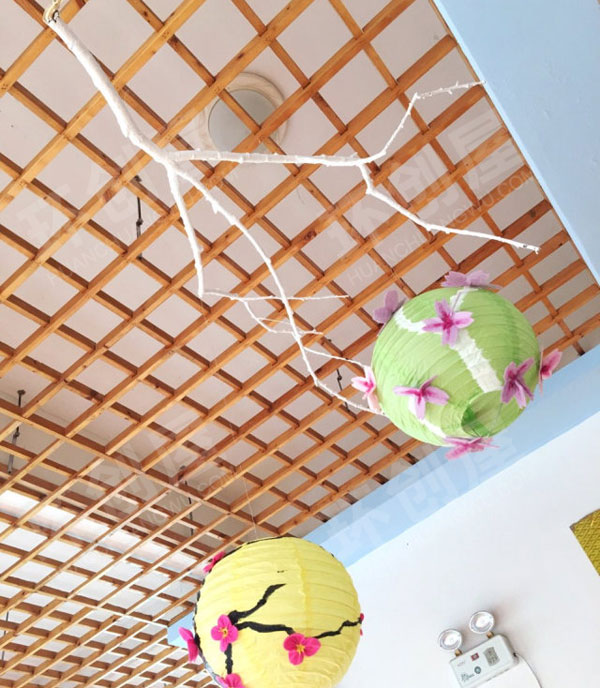 幼儿园手工灯笼不织布装饰花吊饰图片