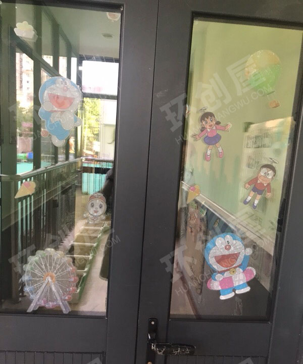 幼儿园多拉a梦主题门窗环创图片