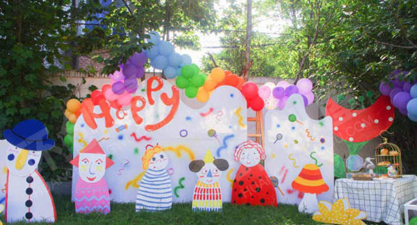 幼儿园户外集体生日会环境布置图片