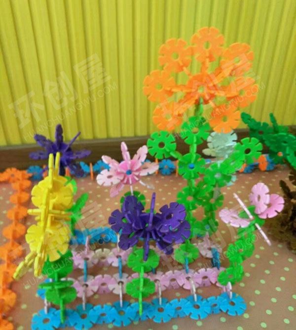 幼儿园建构区雪花片大赛游乐场图片
