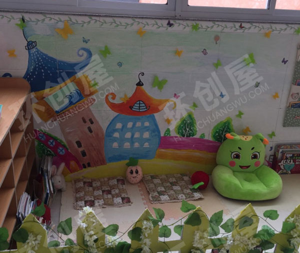 幼儿园阅读区绿色系读书角图片