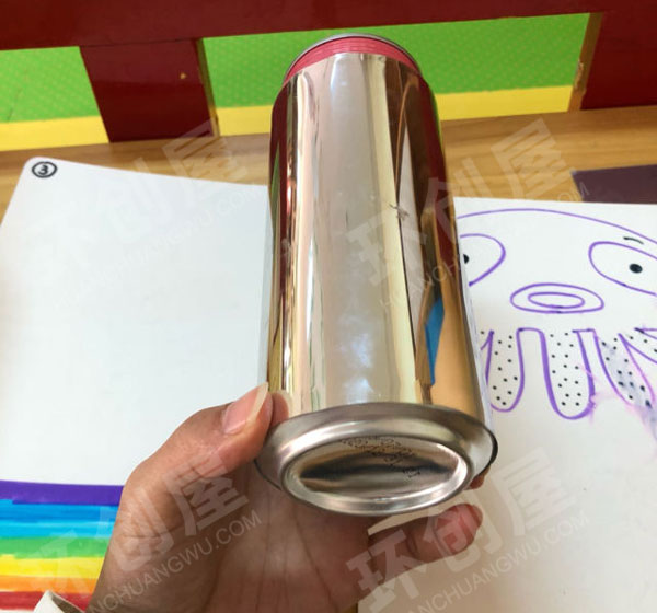 幼儿园科学区有趣的圆筒镜实验图片