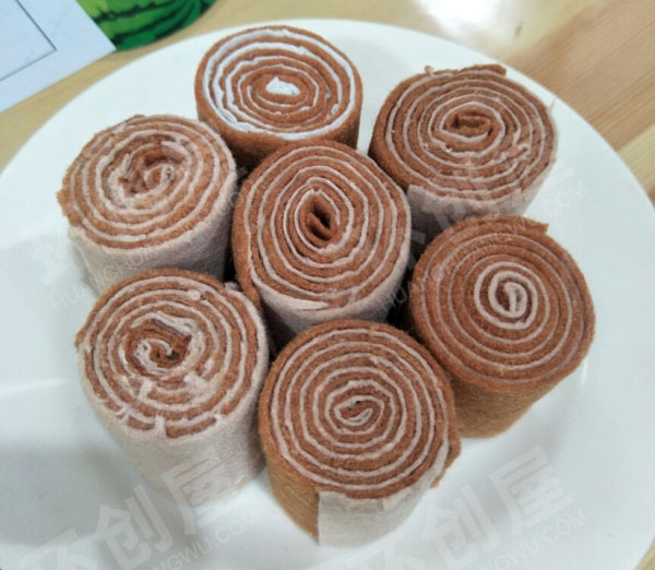 幼儿园角色区娃娃家的主食图片
