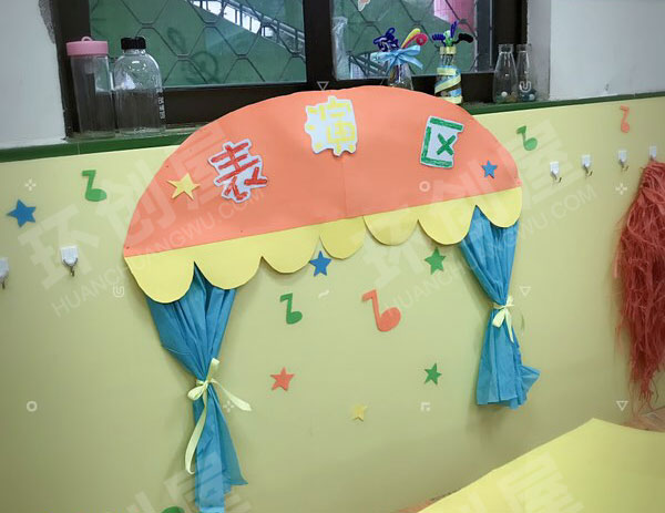 幼儿园表演区相机设备图片