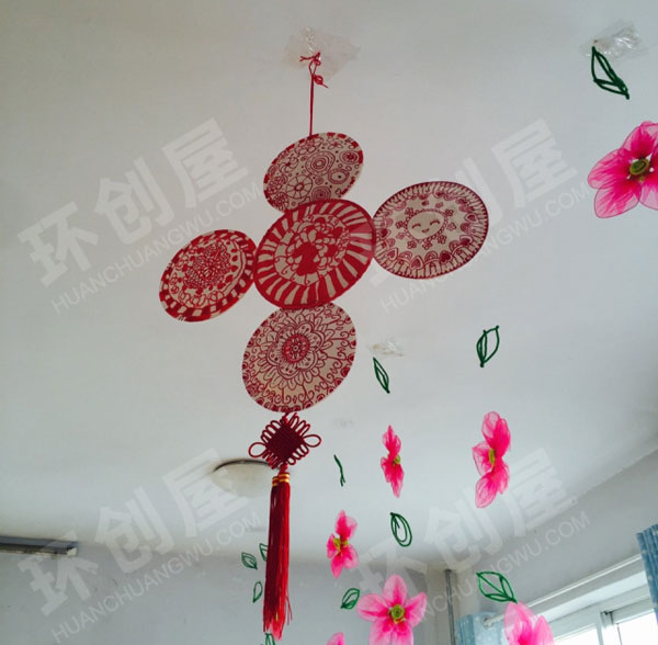 幼儿园废物利用制作新年吊饰图片