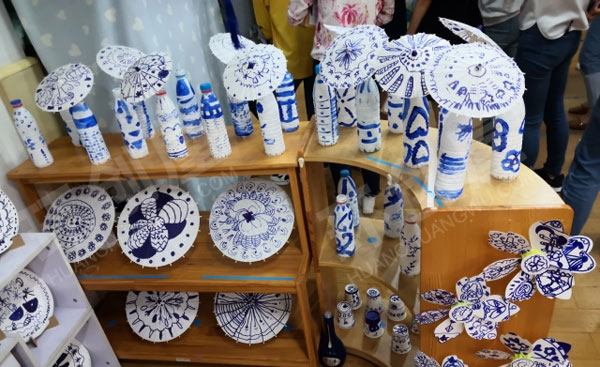 幼儿园青花瓷风格吊饰图片