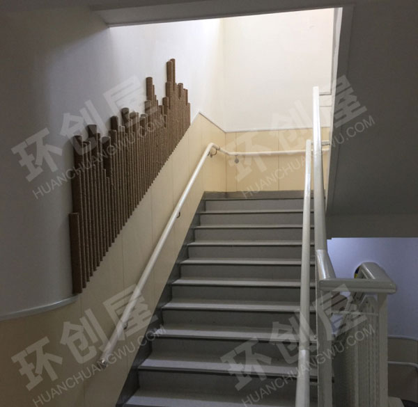 幼儿园走廊楼梯墙面废物利用画作图片