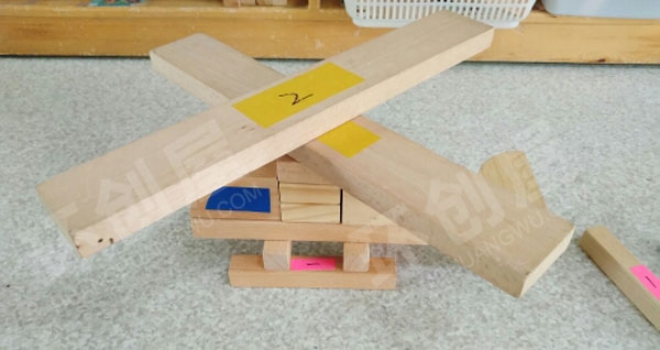 幼儿园建构区积木直升飞机图片