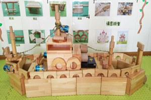 幼儿园建构区搭建作品轮船图片7张
