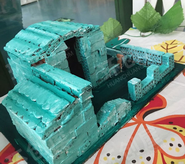 幼儿园建构区小小建筑师泥巴搭建小屋模型图片