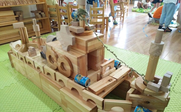 幼儿园建构区搭建作品轮船图片
