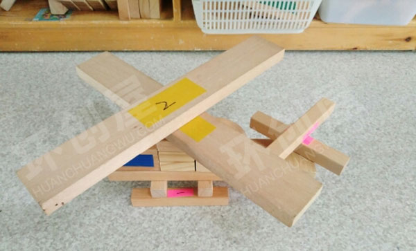 幼儿园建构区积木直升飞机图片