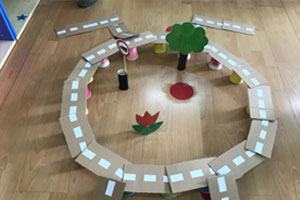 幼儿园建构区幼儿搭建的桥图片7张