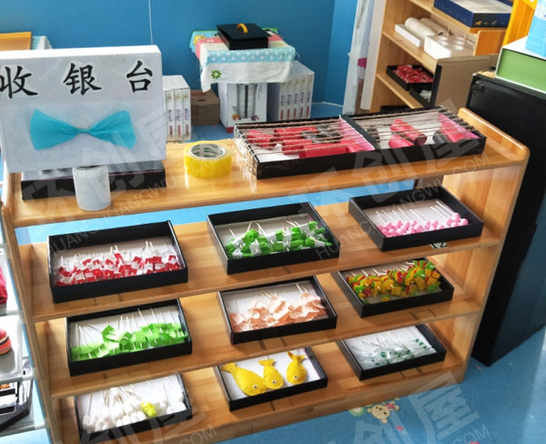 幼儿园角色游戏涮锅烧烤小店图片