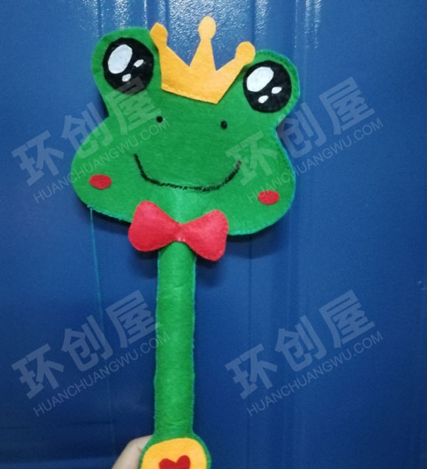 幼儿园表演区不织布制作的手摇铃图片