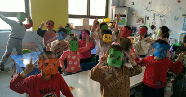 幼儿园表演区生动的小面具图片