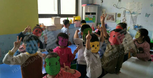 幼儿园表演区生动的小面具图片