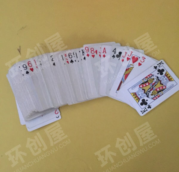 幼儿园益智区有趣的扑克牌环创图片
