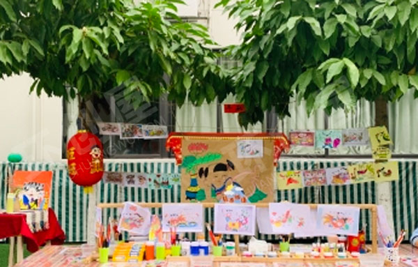 幼儿园户外新年到庙会图片