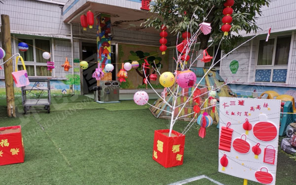 幼儿园户外新年国风美术展图片