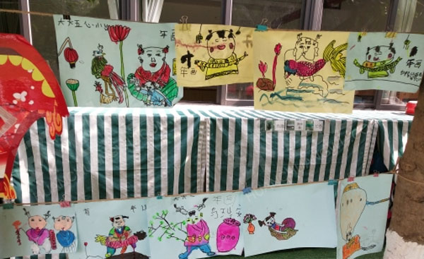 幼儿园户外新年到庙会图片