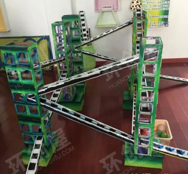 幼儿园建构区超级滑道图片