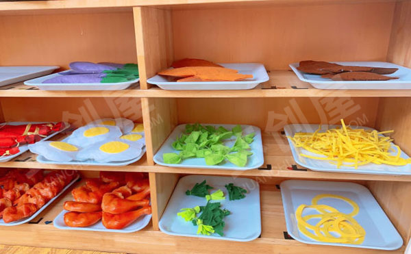 幼儿园角色游戏手工下的美味餐厅图片