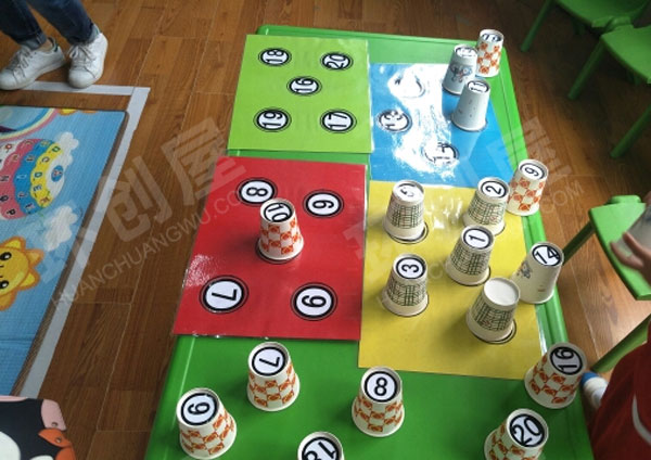 幼儿园自制玩教具益智区环创图片