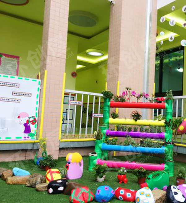 幼儿园走廊里的植物角图片