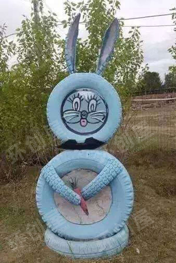 幼儿园户外千奇百怪轮胎画图片