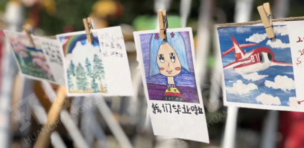 幼儿园户外儿童绘画作品展示图片