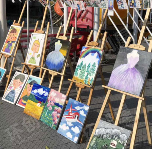 幼儿园户外儿童绘画作品展示图片