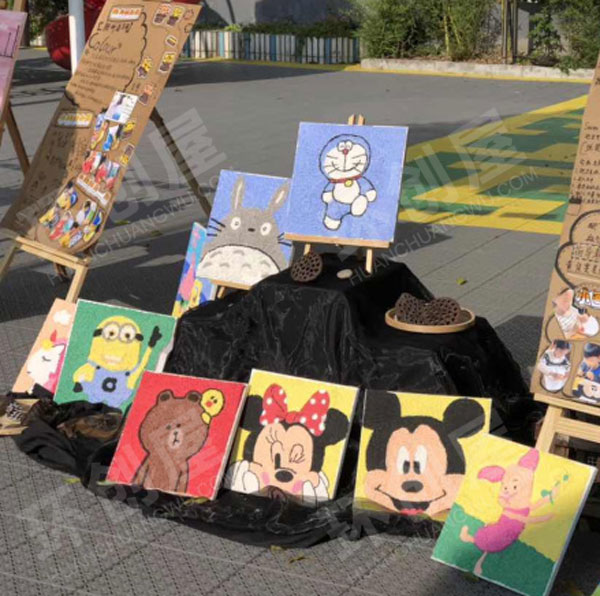幼儿园户外儿童绘画作品展示图片