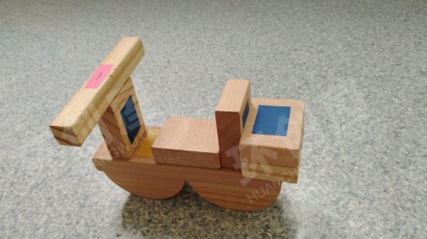 幼儿园建构区原木积木摩托车图片