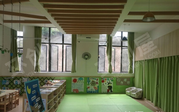 幼儿园绿色环保图书室图片