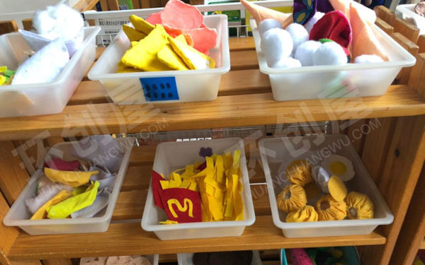 幼儿园角色游戏和美餐厅图片