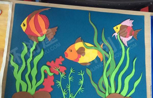 幼儿园走廊墙面展示教师手工作品图片