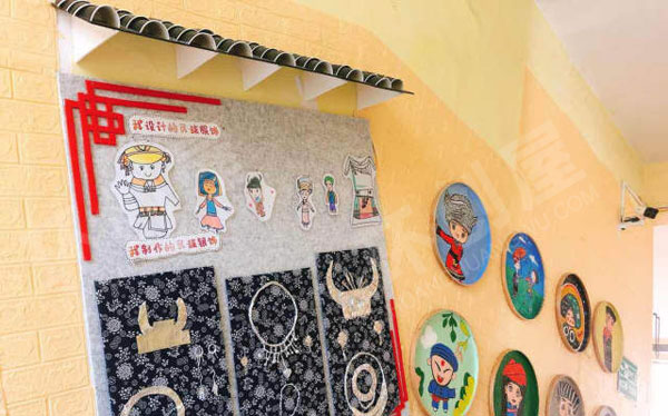 幼儿园走廊墙面行走在幼儿园的传统文化图片