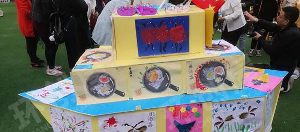 幼儿园户外创造绘画展览图片