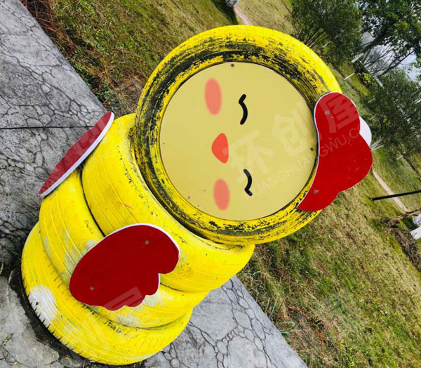 幼儿园户外生活中的轮胎创意图片